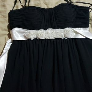 SaleProm Beautiful black long dress, white flowers